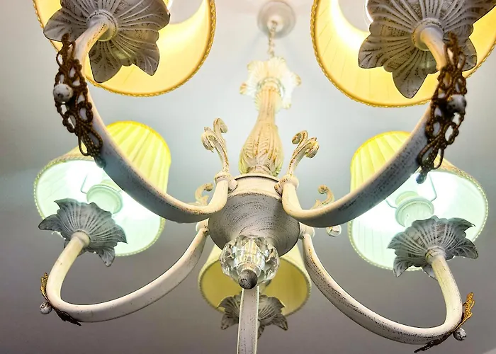 Velvet Horizon Retreat H13 * Golem (Tirana)