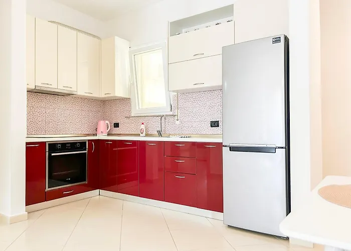 Velvet Horizon Retreat H13 *