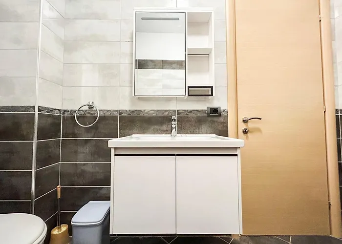 Velvet Horizon Retreat H13 Golem (Tirana)