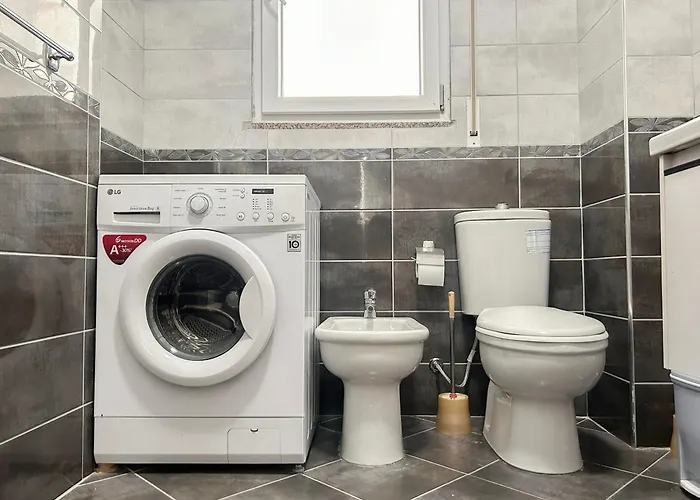 Velvet Horizon Retreat H13 * Golem (Tirana)