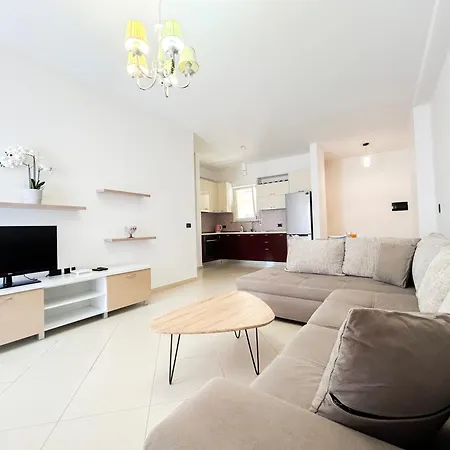 Apartment Velvet Horizon Retreat H13 Golem (Tirana)