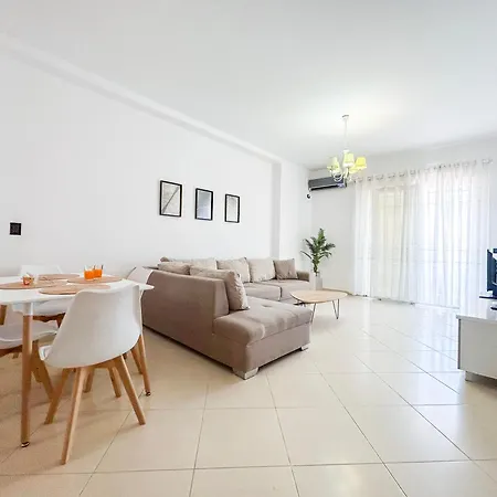 Apartment Velvet Horizon Retreat H13 Golem (Tirana)