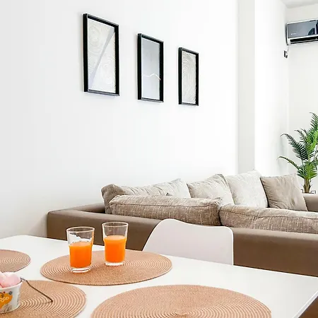 Velvet Horizon Retreat H13 Apartment Golem (Tirana)