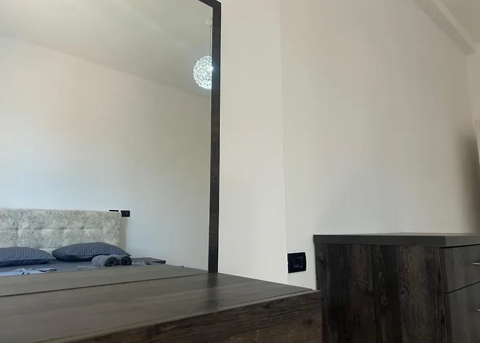 Velvet Horizon Retreat H13 *