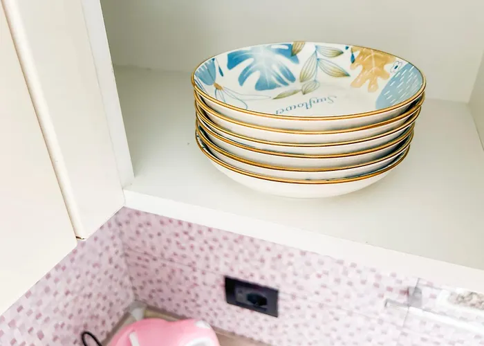 Velvet Horizon Retreat H13 * Golem (Tirana)