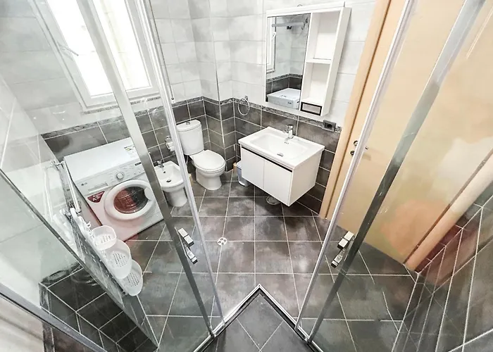 Velvet Horizon Retreat H13 Apartment Golem (Tirana)