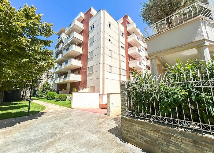 Velvet Horizon Retreat H13 Golem (Tirana)