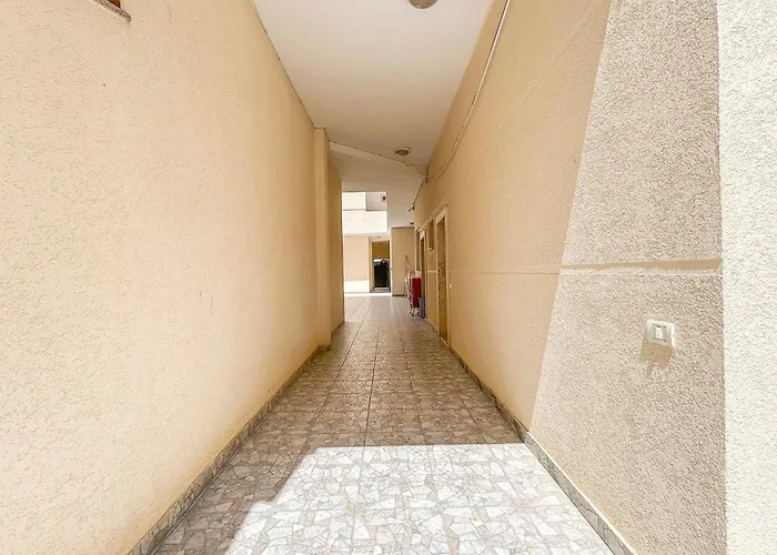 Velvet Horizon Retreat H13 *