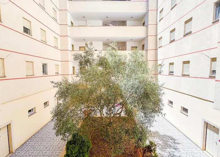 Velvet Horizon Retreat H13 Apartment Golem (Tirana)